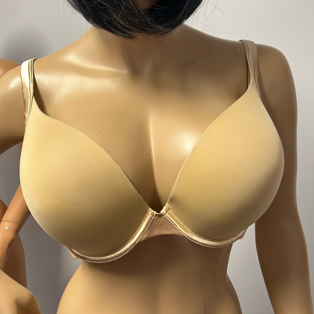 NWOT Cacique Smooth Plunge Bra S42DD